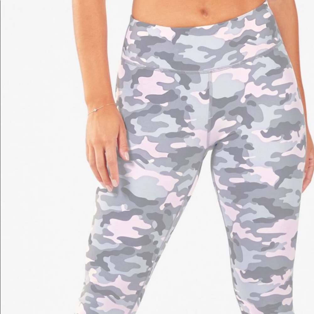 Fabletics Kessler Pink Camo (XXL)
